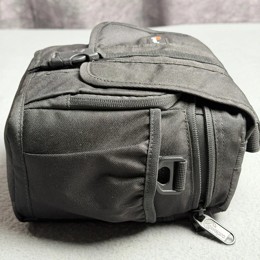 Lowepro Black Camera Bag Padded Orange‎ Interior Shoulder Case with SD Slot